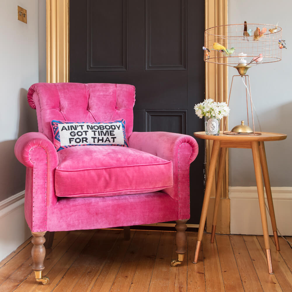 pink-velvet-woodbridge-chair