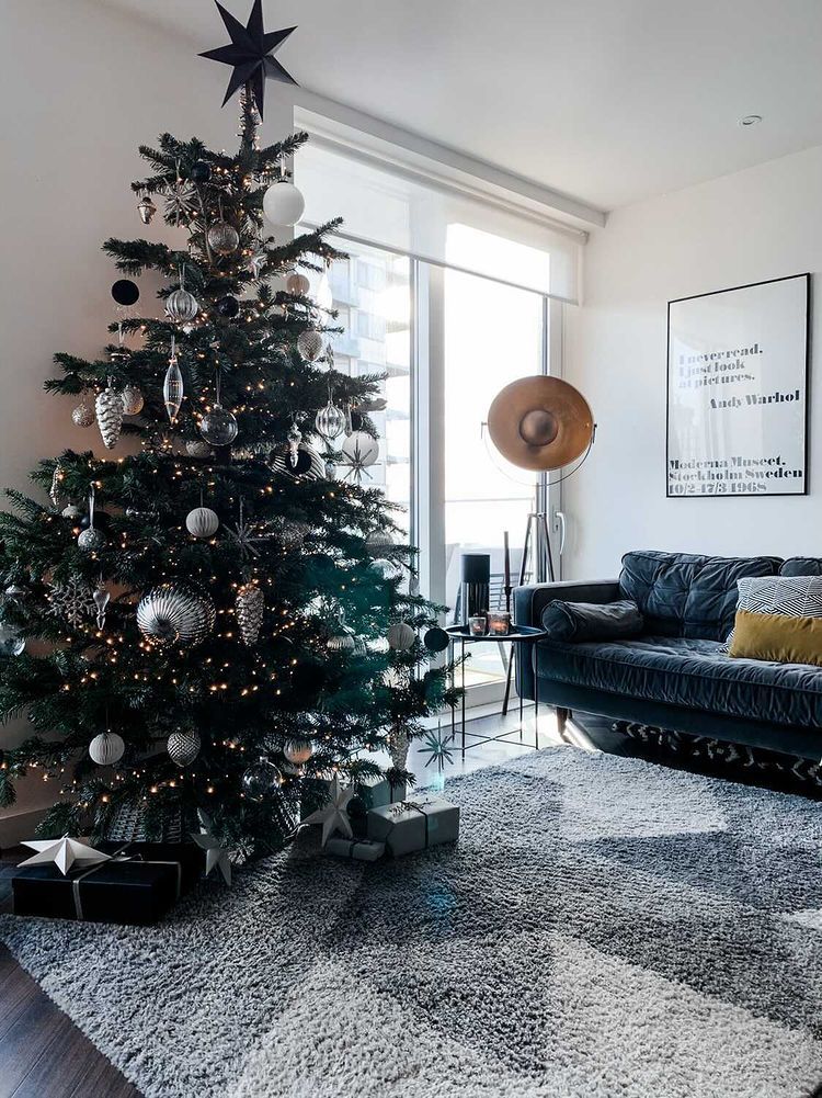 Cosy home by our customer David featuring his Christmas tree 