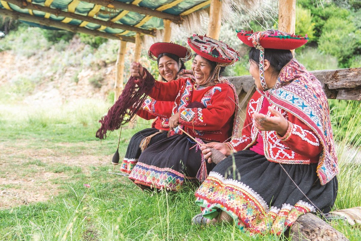 Spinners from the Centro de Textiles Tradicionales del Cusco (CTTC), Peru.