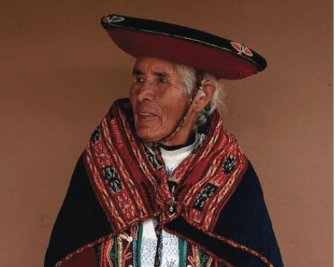 Chinchero Master Weaver Guadalupe Alvarez de Callañaupa 